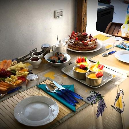 B&B Pietre Antiche Vezzi Portio Екстер'єр фото