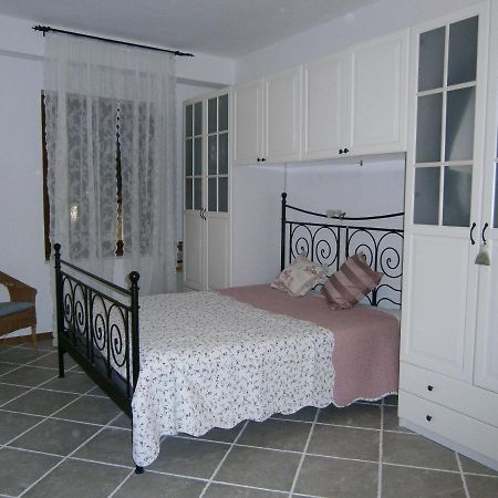 B&B Pietre Antiche Vezzi Portio Екстер'єр фото